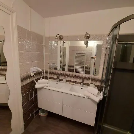 Rouge Ruby-coeur De Longchamp - T2 Elegant Et Raffine Apartmán Vichy