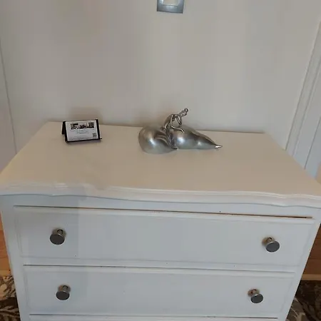 Rouge Ruby-coeur De Longchamp - T2 Elegant Et Raffine Apartament *