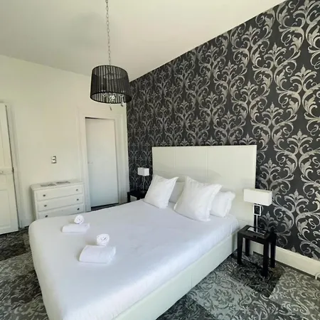 Rouge Ruby-coeur De Longchamp - T2 Elegant Et Raffine Apartmán