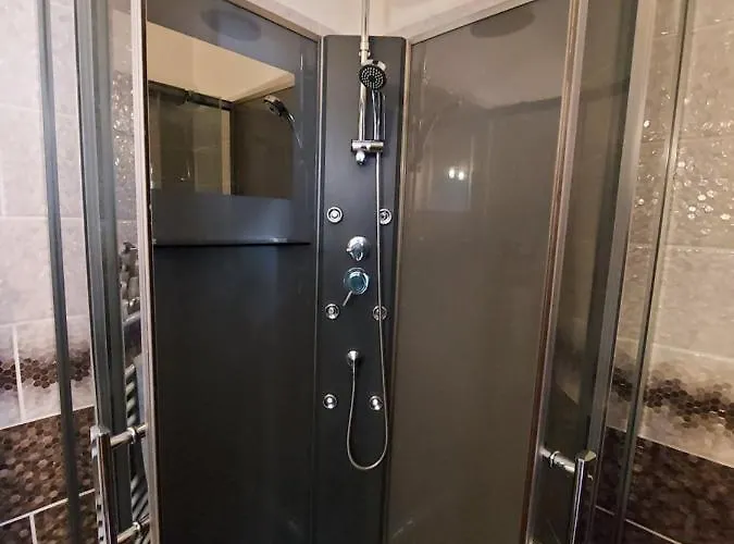 Rouge Ruby-coeur De Longchamp - T2 Elegant Et Raffine Apartament Vichy