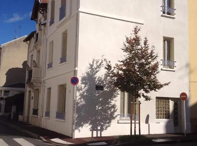 Rouge Ruby-coeur De Longchamp - T2 Elegant Et Raffine Vichy